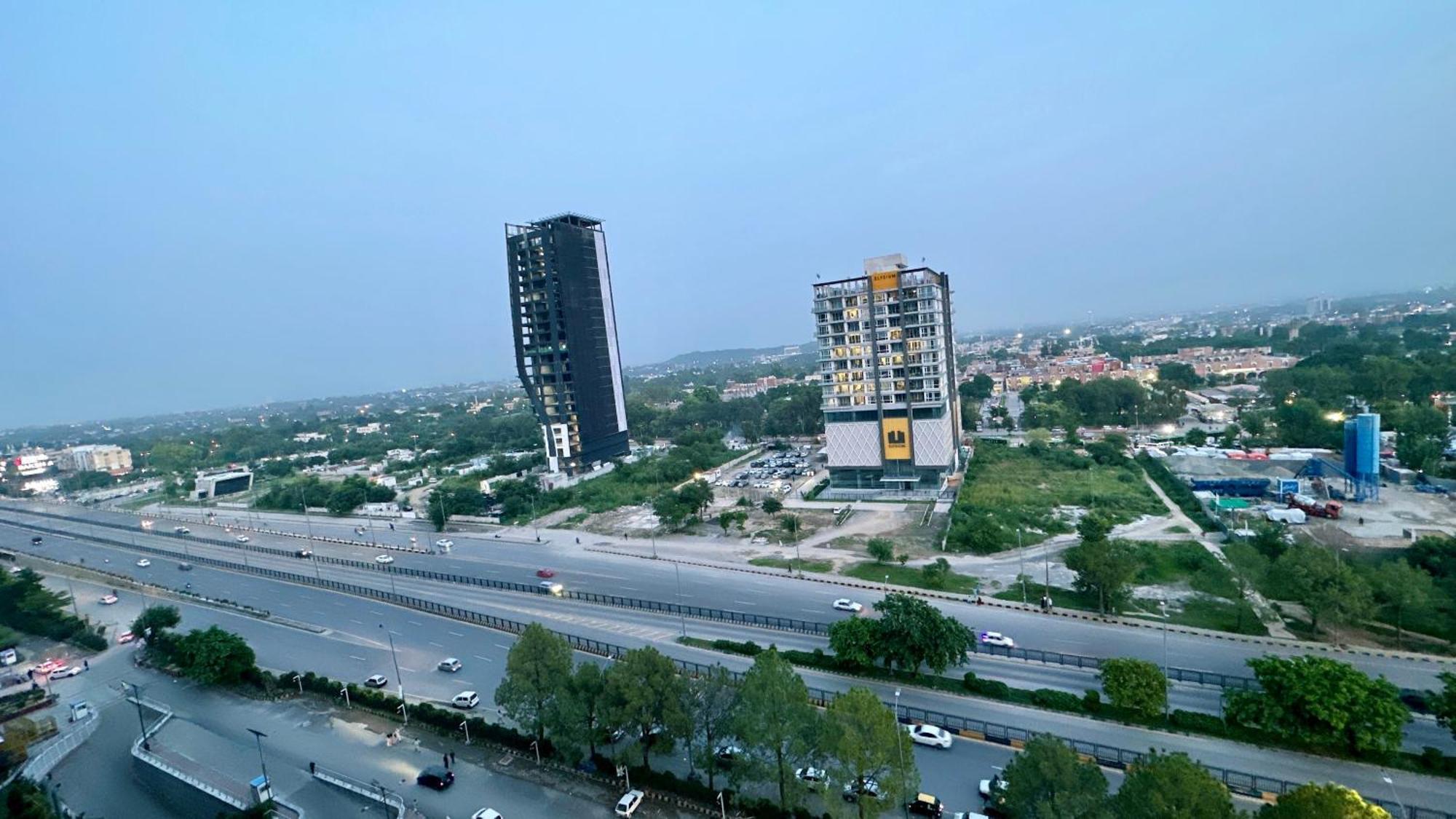 Centaurus Apartment 이슬라마바드 외부 사진